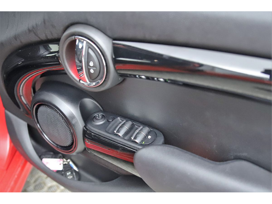 2018 MINI Hatch - image 23