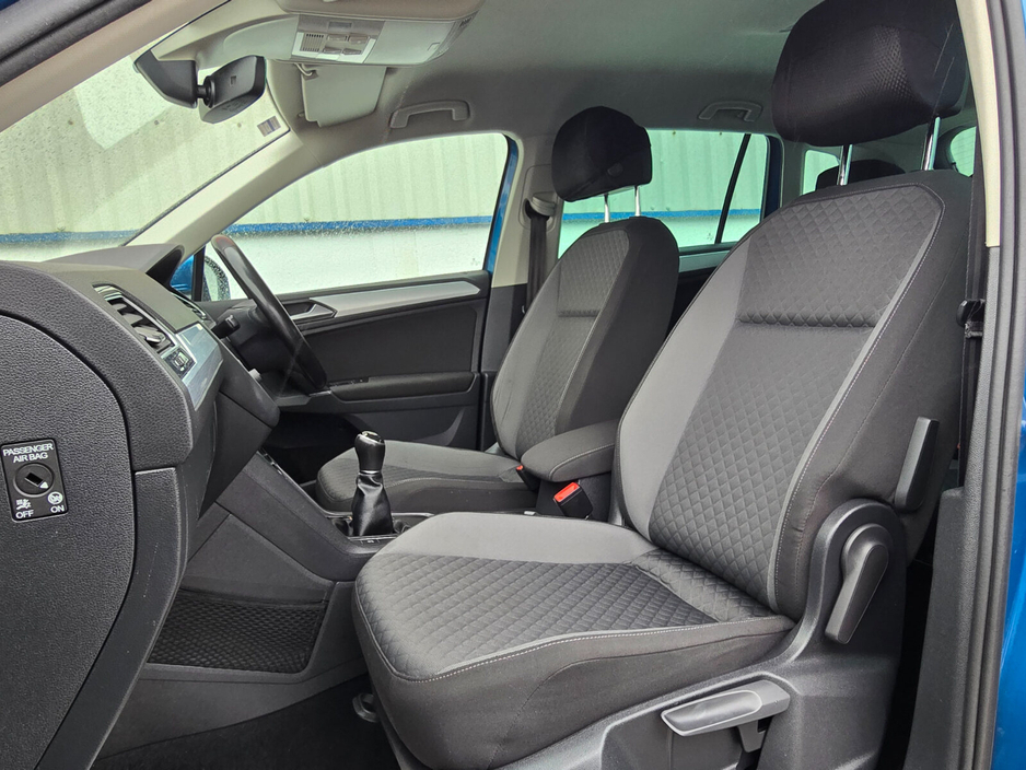 2017 Volkswagen Tiguan - image 18