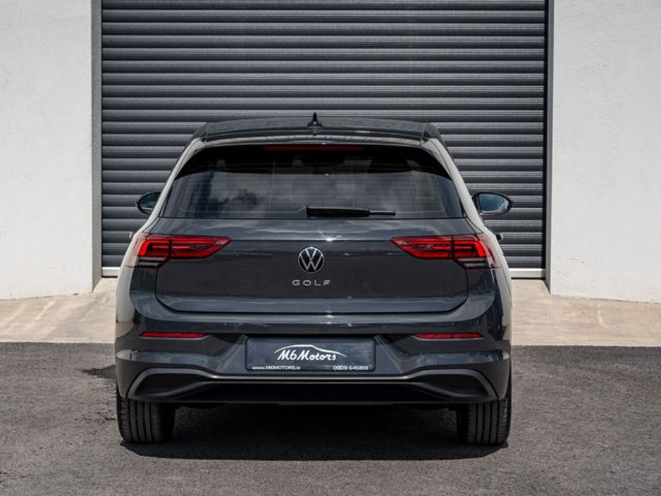2023 Volkswagen Golf - image 11