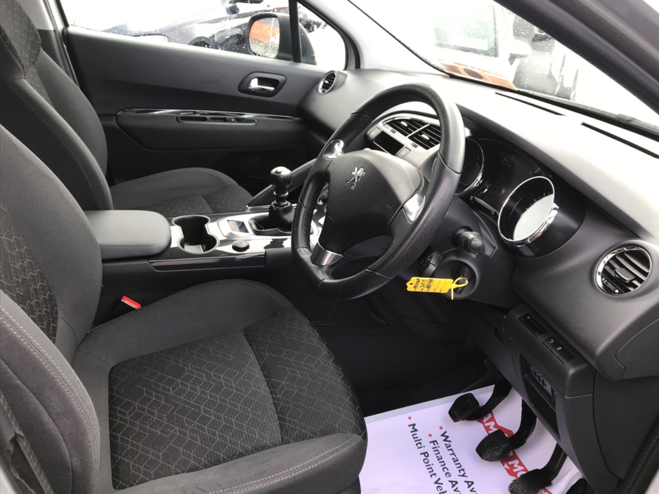 2016 Peugeot 3008 - image 16