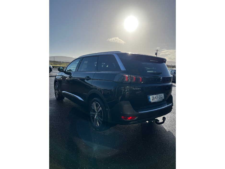 2021 Peugeot 5008 1.5 BlueHDi 130bhp Allure