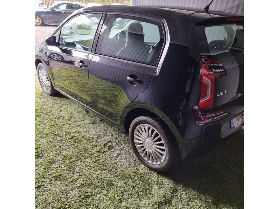 2014 Volkswagen up! - image 4