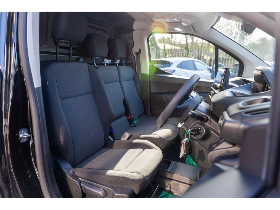 2026 Peugeot Partner - image 8