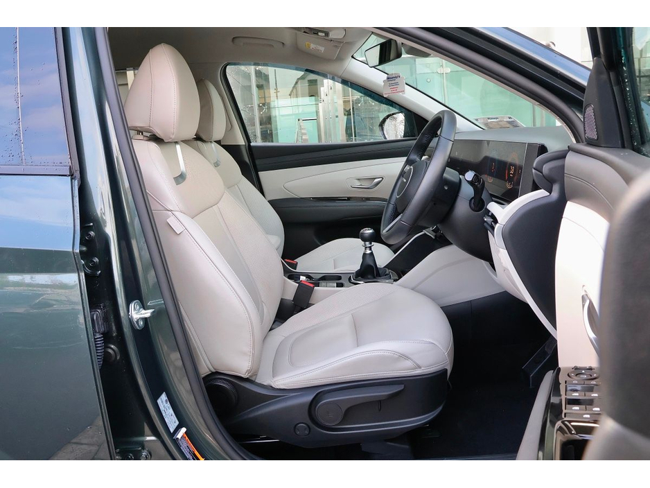 2025 Hyundai Tucson - image 8