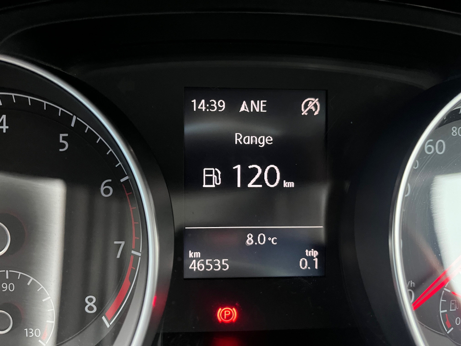 2015 Volkswagen Golf - image 9