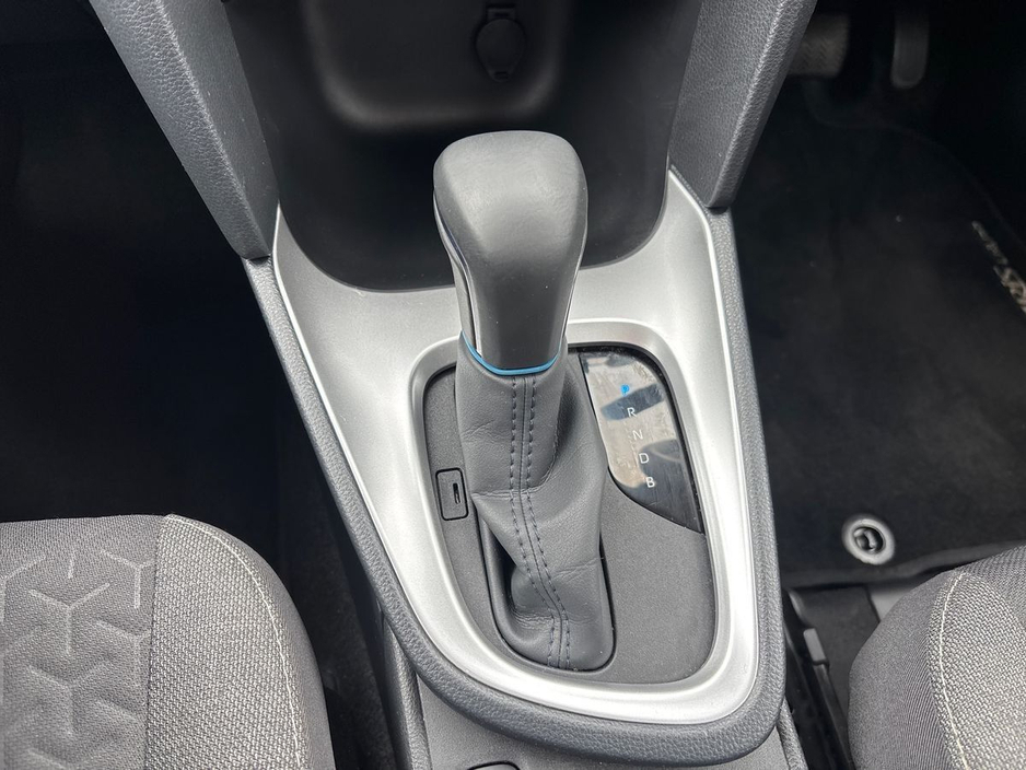 2023 Toyota Yaris Cross - image 10