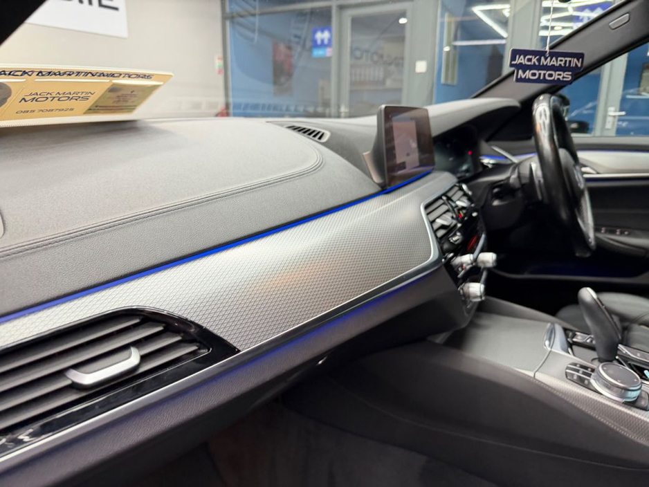 2019 BMW 5 Series - image 31