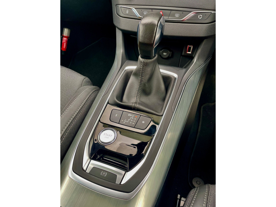 2018 Peugeot 308 - image 34