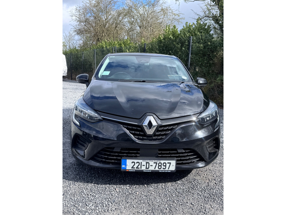 2022 Renault Clio - image 2