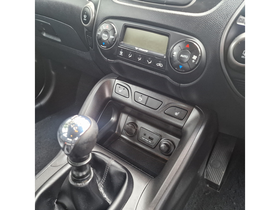 2015 Hyundai ix35 2.0 Diesel Executive 4WD 136hp €6,450