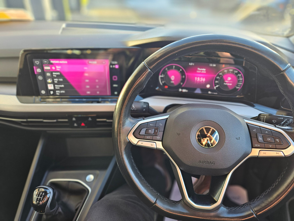 2022 Volkswagen Golf 2.0 TDI 115HP Life €24,950