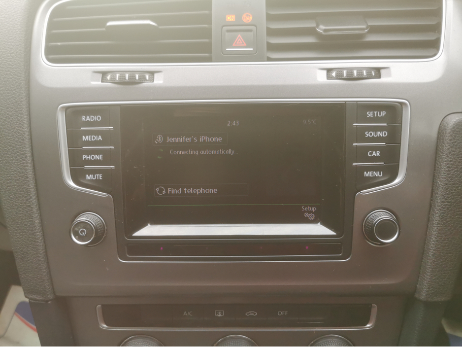 2015 Volkswagen Golf - image 14