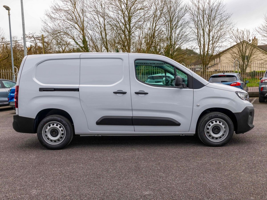 2026 Peugeot Partner - image 12