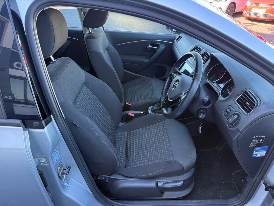 2015 Volkswagen Polo - image 20