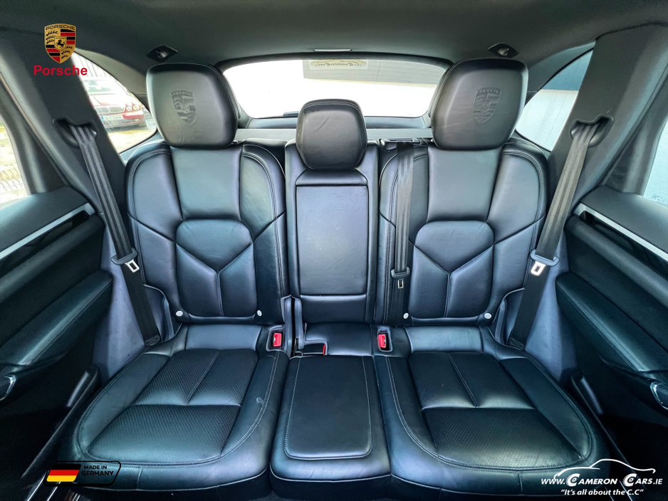 2017 Porsche Cayenne - image 12