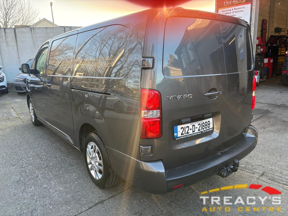 2021 Opel Vivaro - image 6