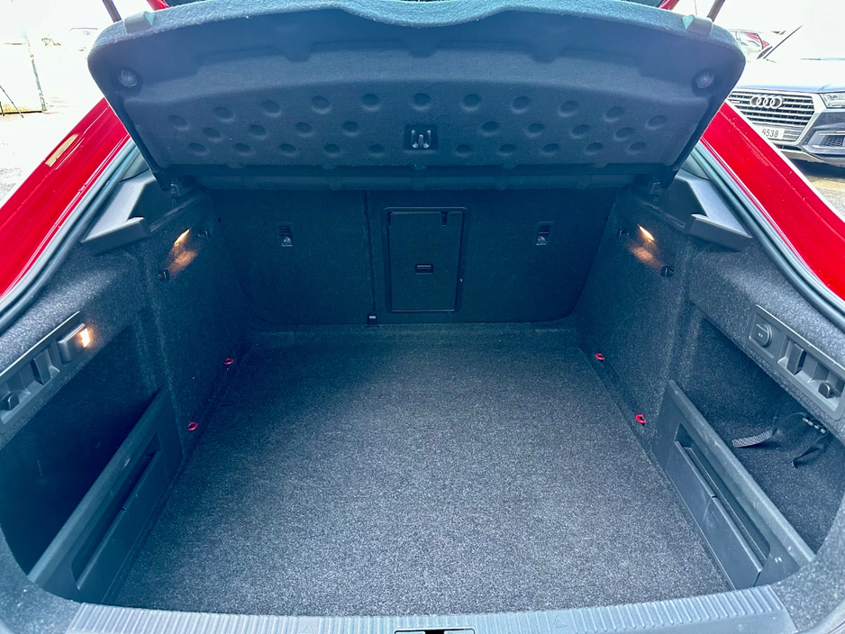 2017 Skoda Superb - image 18