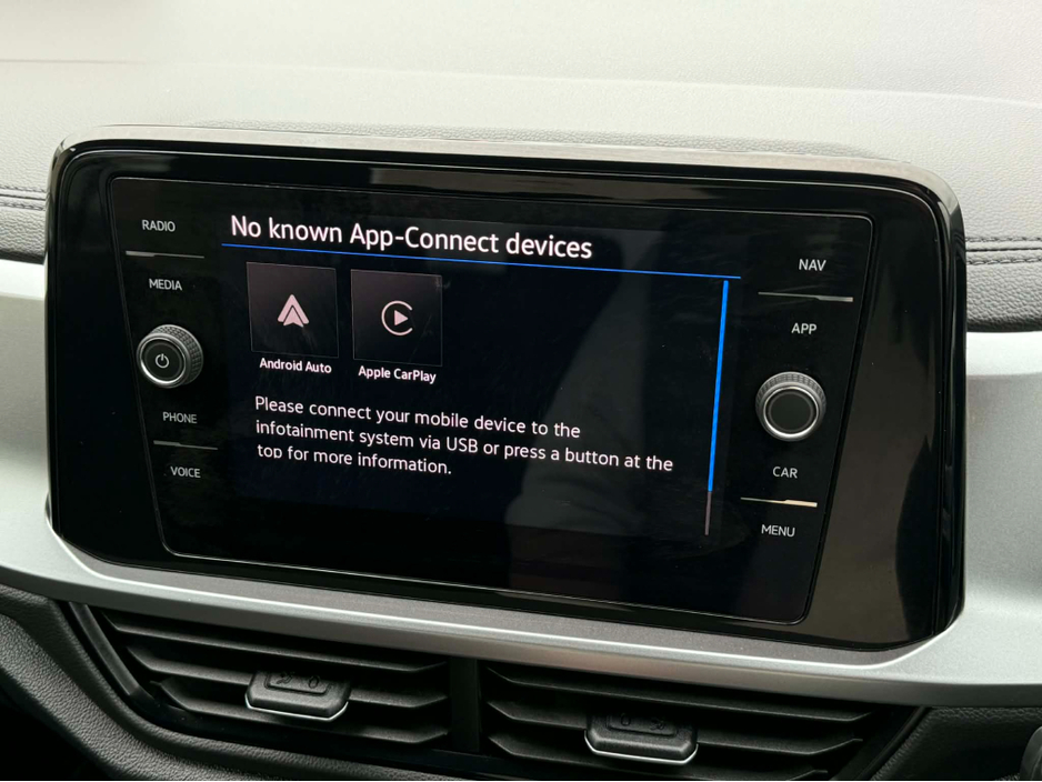 2024 Volkswagen T-Roc - image 14