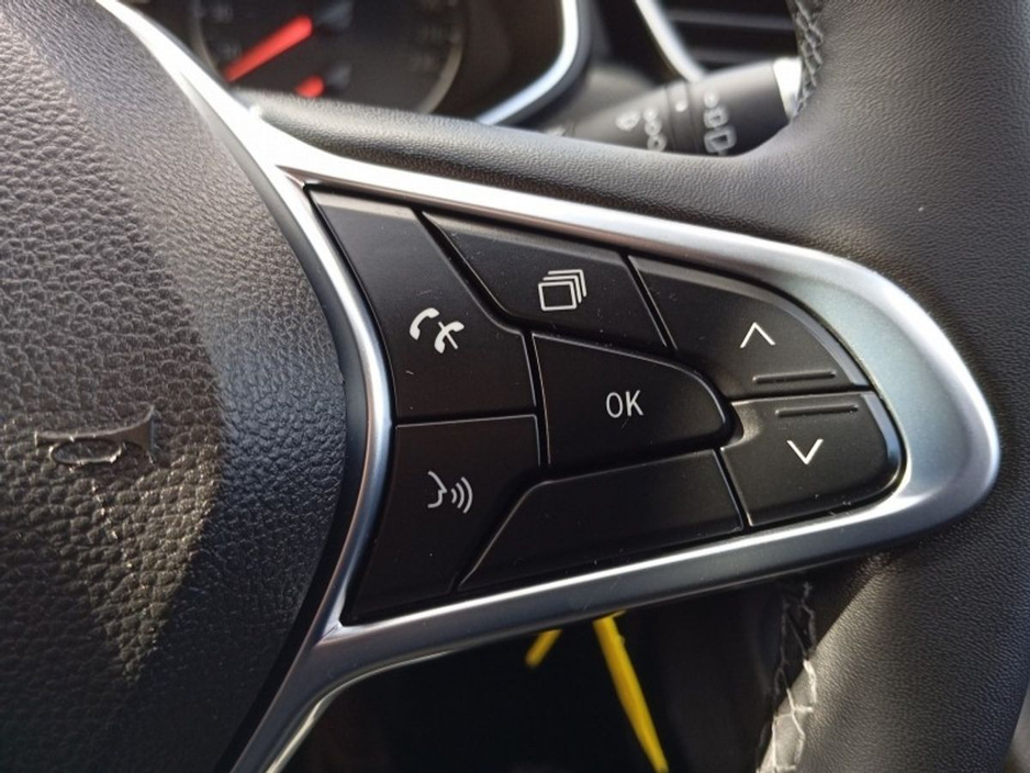 2021 Renault Clio - image 9