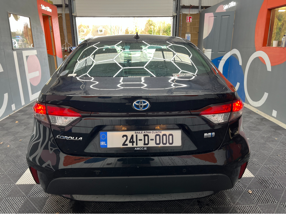 2024 Toyota Corolla - image 3