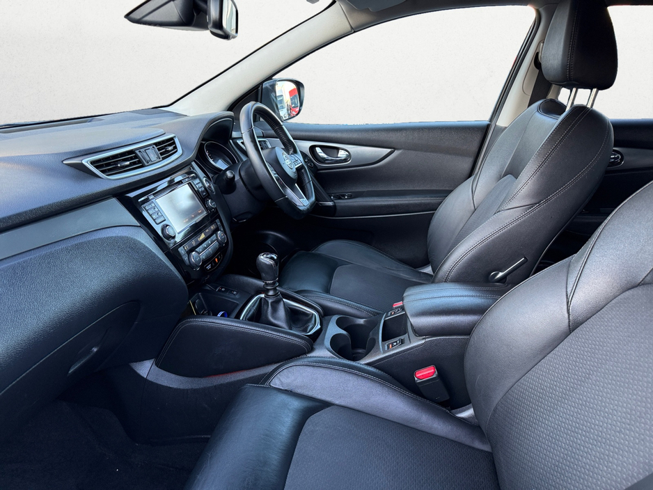 2017 Nissan Qashqai - image 6