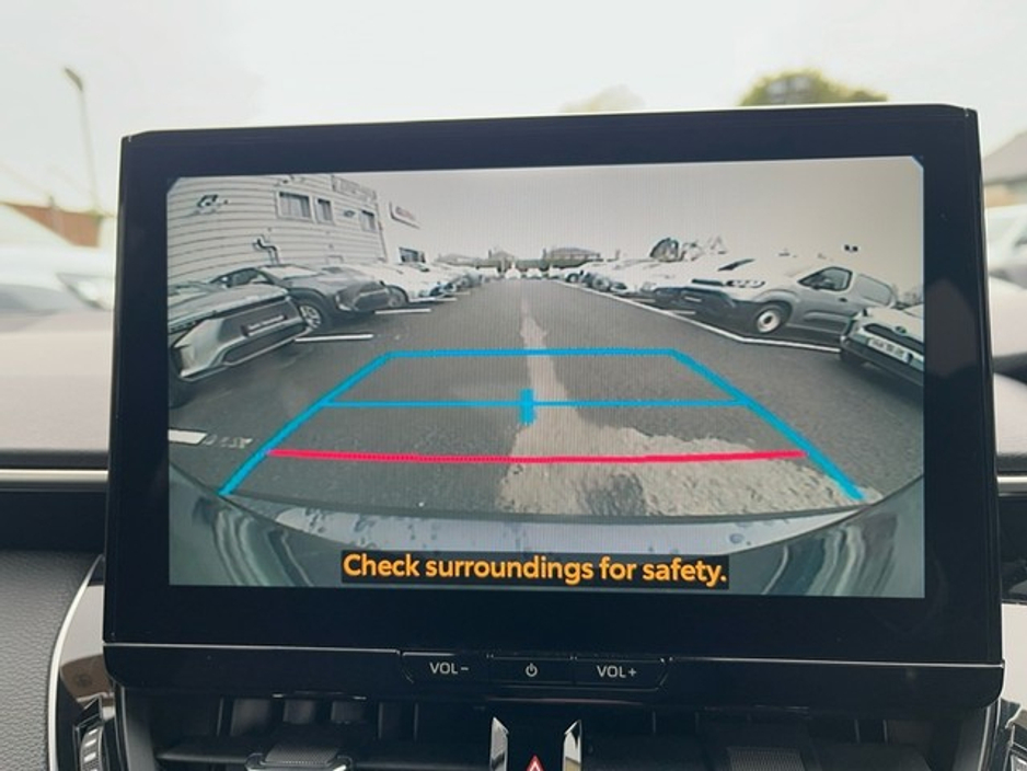 2023 Toyota Corolla - image 13