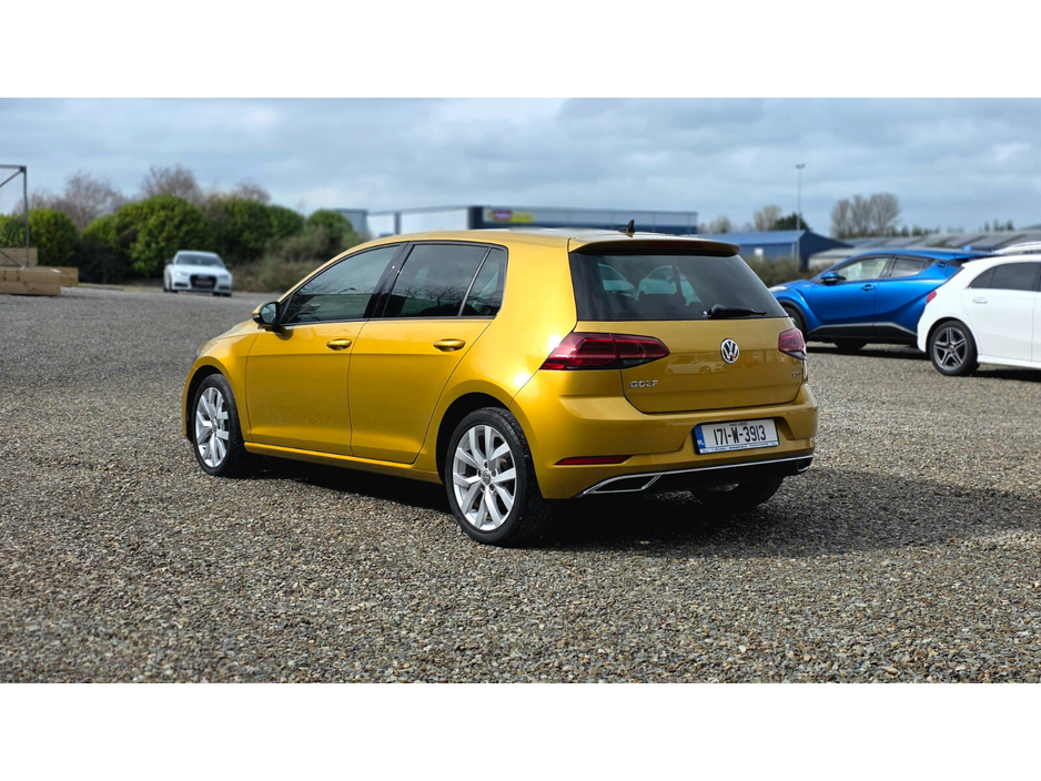 2017 Volkswagen Golf - image 5