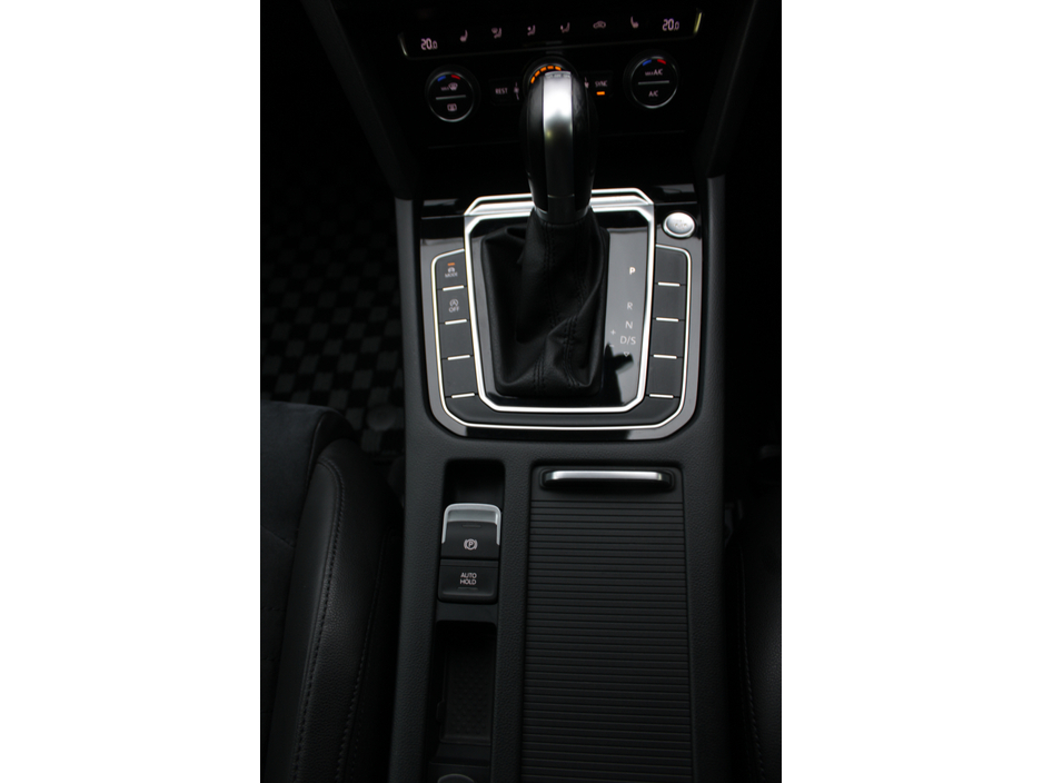 2018 Volkswagen Passat 2.0TDI 150BHP ELEGANCE EDITION 4DR SALOON // 1 OWNER IN IMMACULATE CONDITION // WELL WORTH VIEWING // BUY WITH CONFIDENCE AA AND SIMI APPROVED DEALER 2025 // FINANCE ARRANGED // TRADE INS WELCOME // €19,950