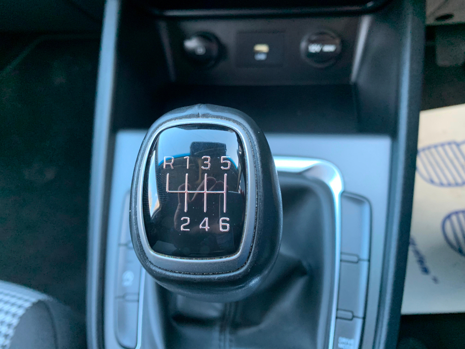 2022 Hyundai Kona - image 19