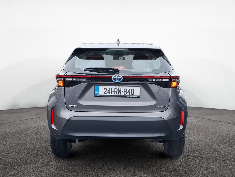 2024 Toyota Yaris Cross - image 7