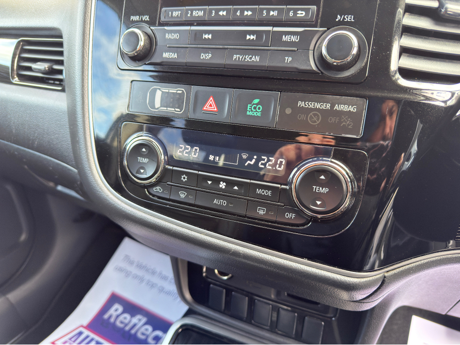 2016 Mitsubishi Outlander - image 18