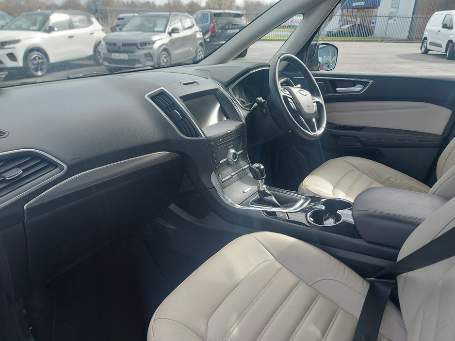 2016 Ford Galaxy - image 17