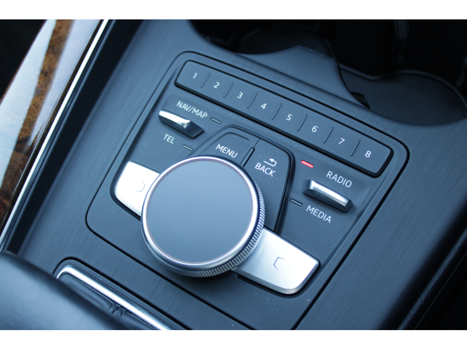 2016 Audi A4 - image 17