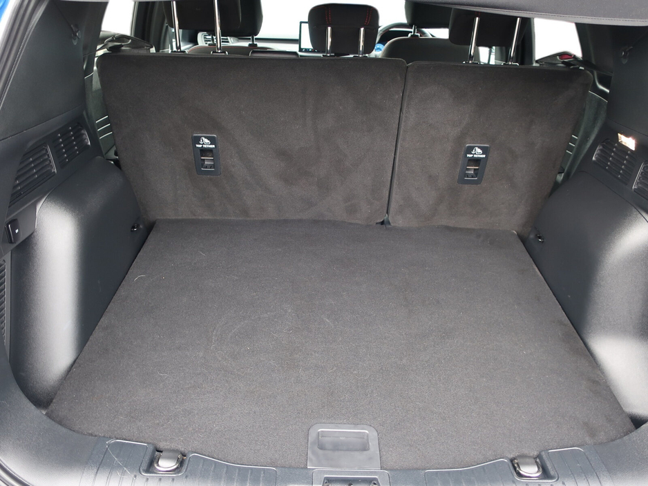 2025 Ford Kuga - image 8