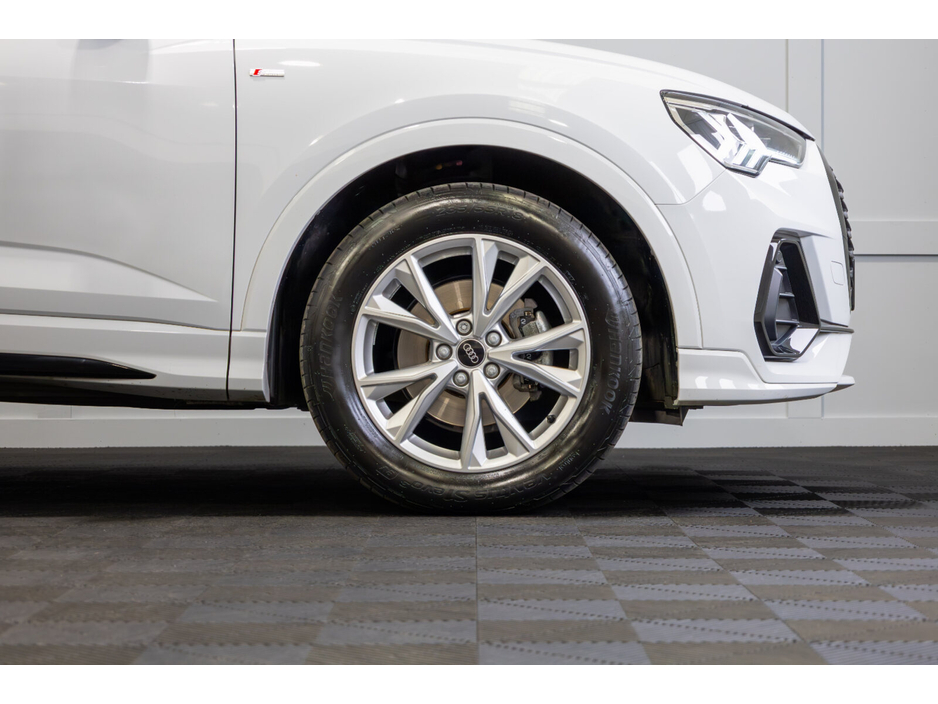 2025 Audi Q3 - image 7