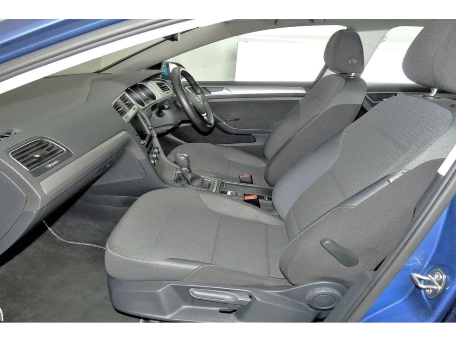 2016 Volkswagen Golf - image 14