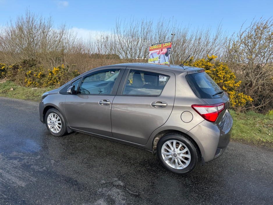 2017 Toyota Yaris - image 2