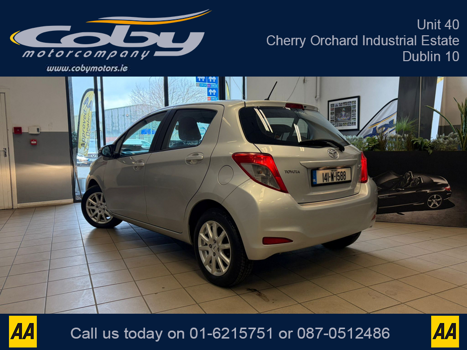 2014 Toyota Yaris - image 11