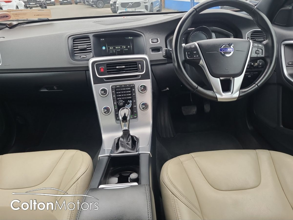 2017 Volvo S60 - image 9