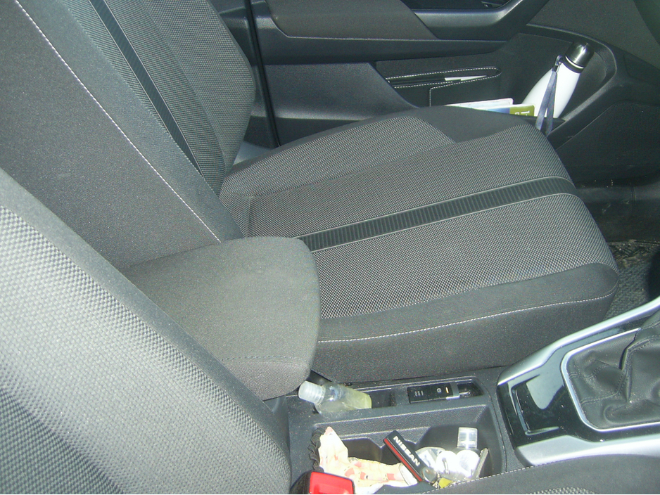 2023 Volkswagen T-Roc LIFE 2.0 TDI MANUAL 6SPEED FWD 1 116HP 5 €29,250