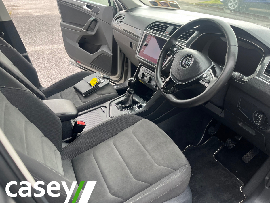 2018 Volkswagen Tiguan - image 18