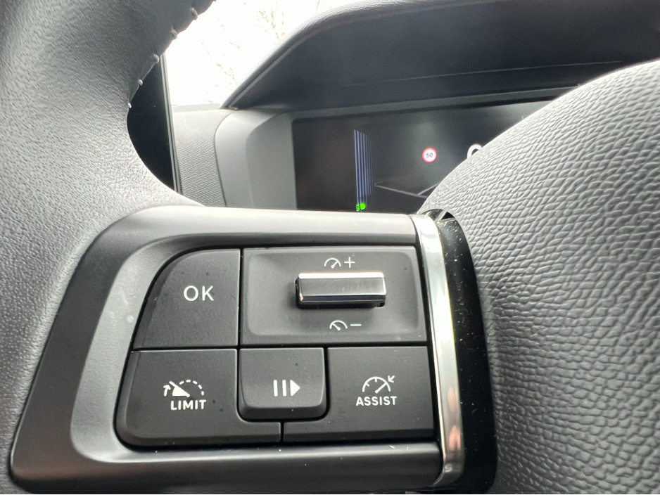 2025 Citroen C4X PLUS 54KWH 156HP MY52 4DR