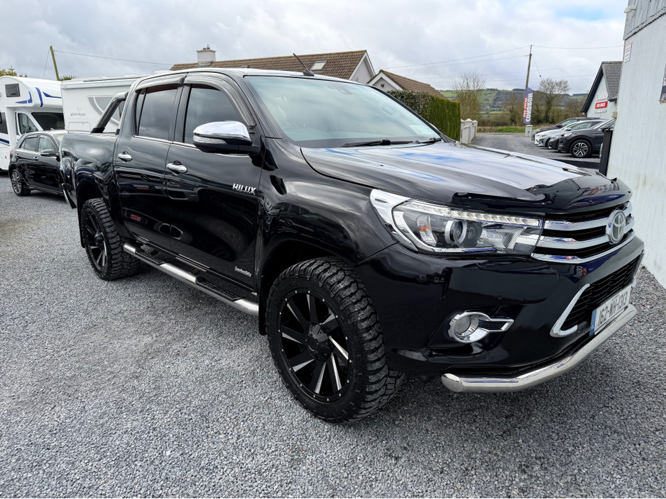 2016 Toyota Hilux - image 15