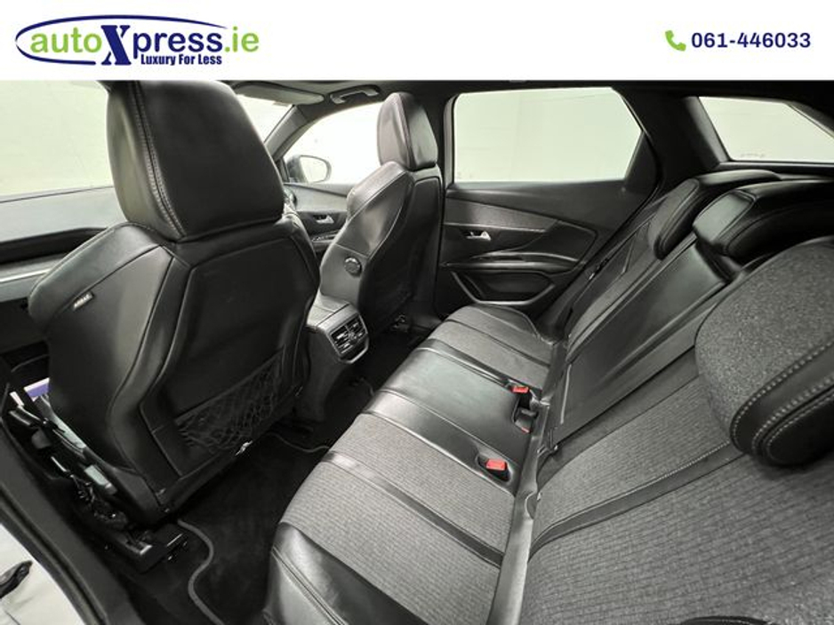 2017 Peugeot 3008 - image 6