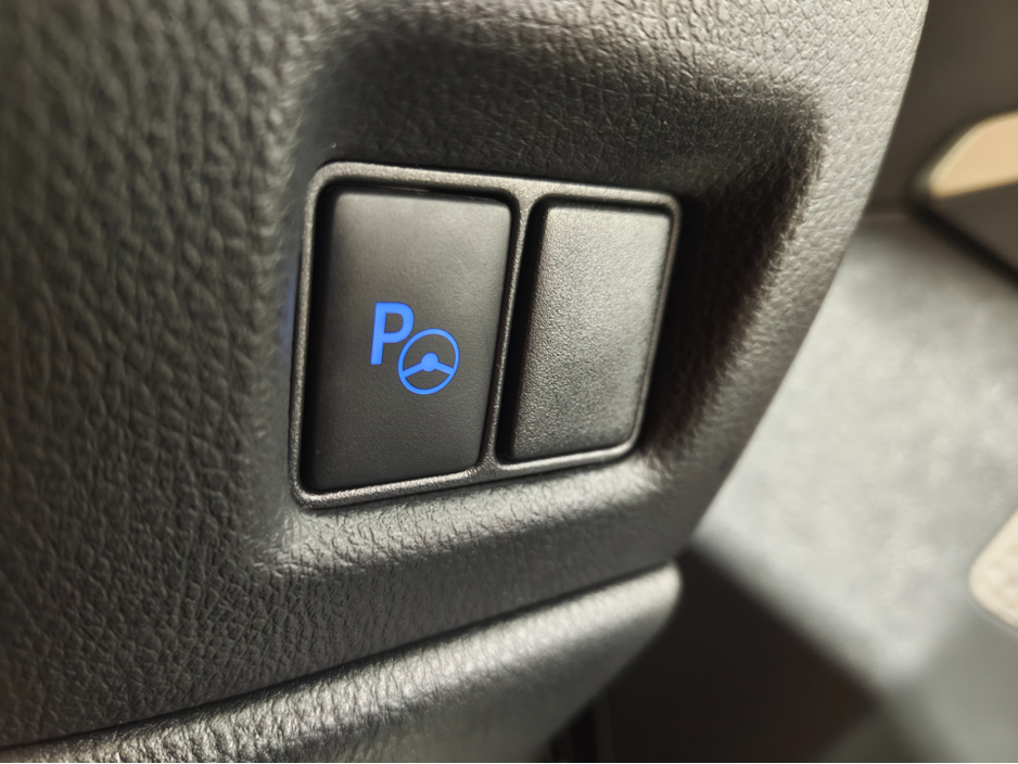 2022 Toyota C-HR 1.8 HYBRID SOL 4DR AUTO €21,995