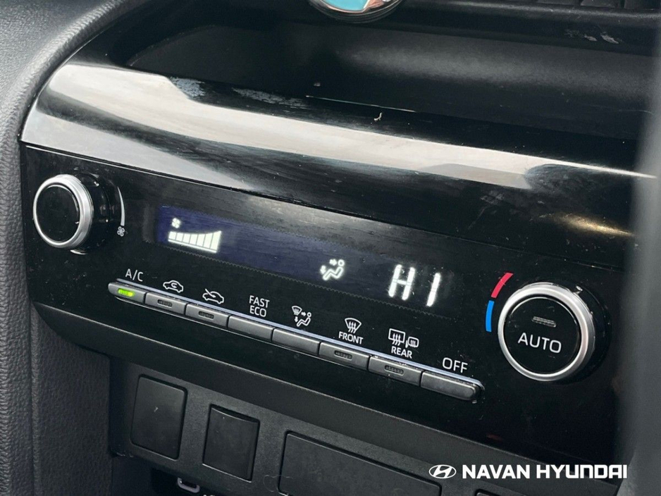 2024 Toyota Yaris Cross 1.5 Hybrid Luna