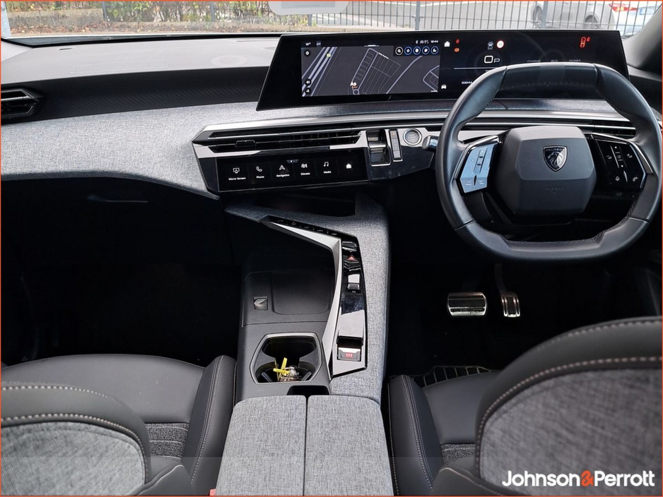 2025 Peugeot 3008 1.2 MHEV PureTech 136bhp eDCS6 Allure €38,900