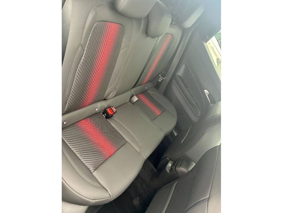 2026 Alfa Romeo Junior Ibrida €44,345