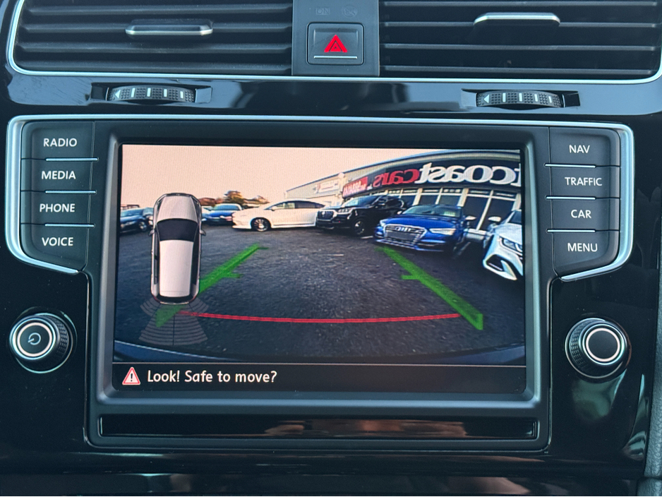 2016 Volkswagen Golf - image 27