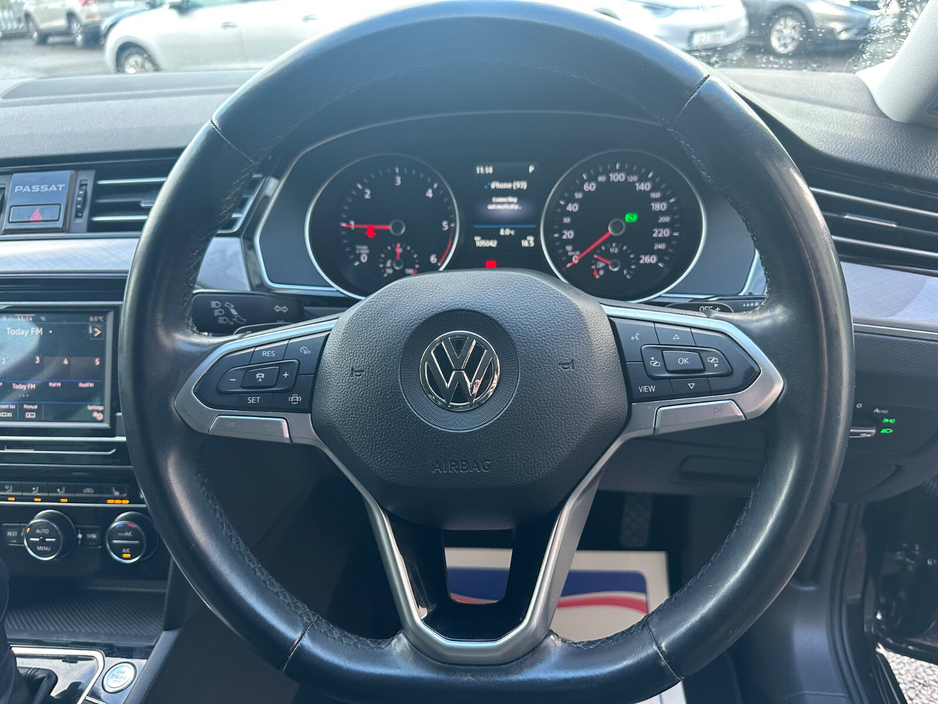 2020 Volkswagen Passat - image 15